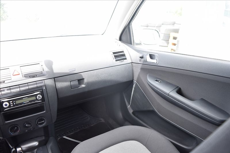 Škoda Fabia 1,4 i 55KW NOVÁ STK AUTOMAT - fotka 31 z 44