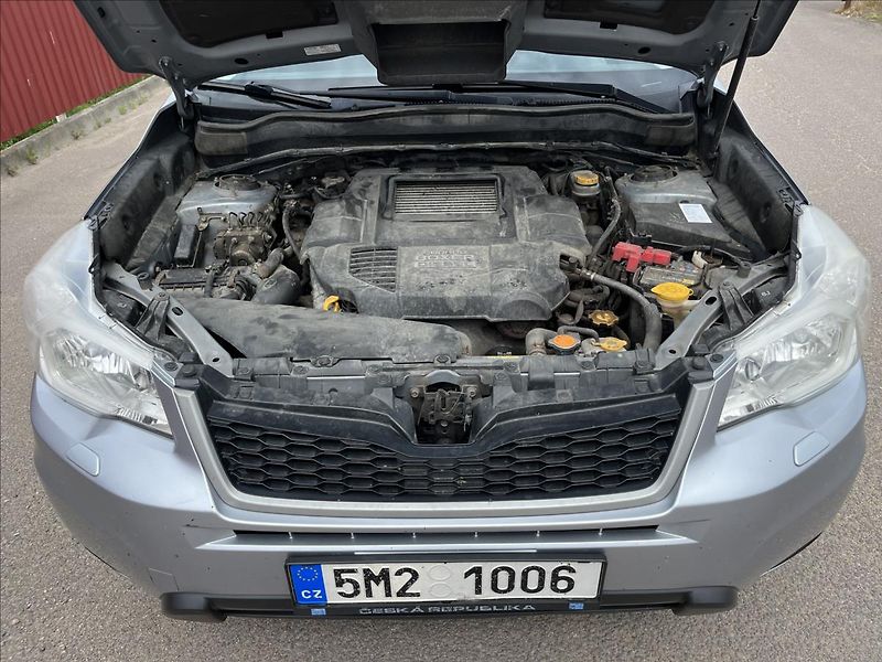 Subaru Forester 2,0 D-L 108KW 4x4 TZ ČR SERVIS - fotka 29 z 41