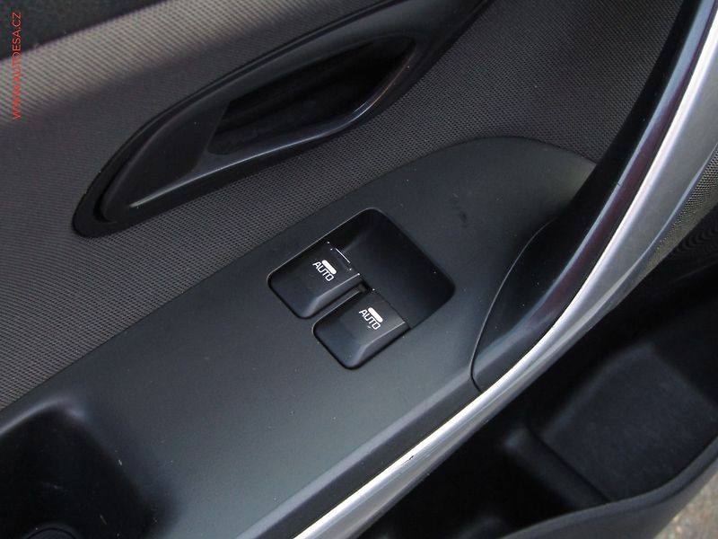 Kia Ceed (2014) 1.4 CRDi, ČR, AC, TZ, temp - fotka 11 z 15