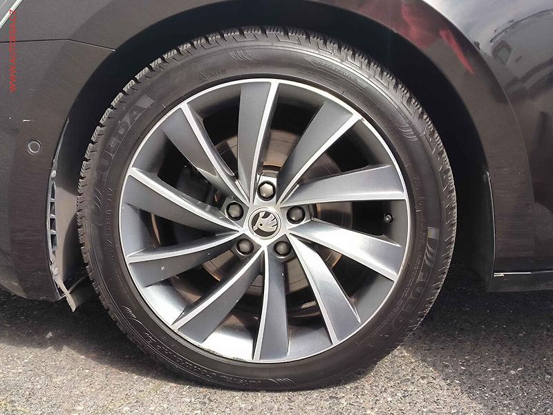 Škoda Superb (2019) 2.0 TDi 4x4, 2.maj,ČR, L&K - fotka 33 z 34