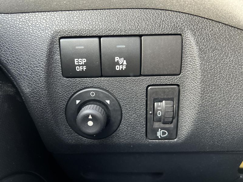 Peugeot Partner Tepee 1.6i KLIMA KOUPENO V ČR 1.MAJ. - fotka 12 z 37