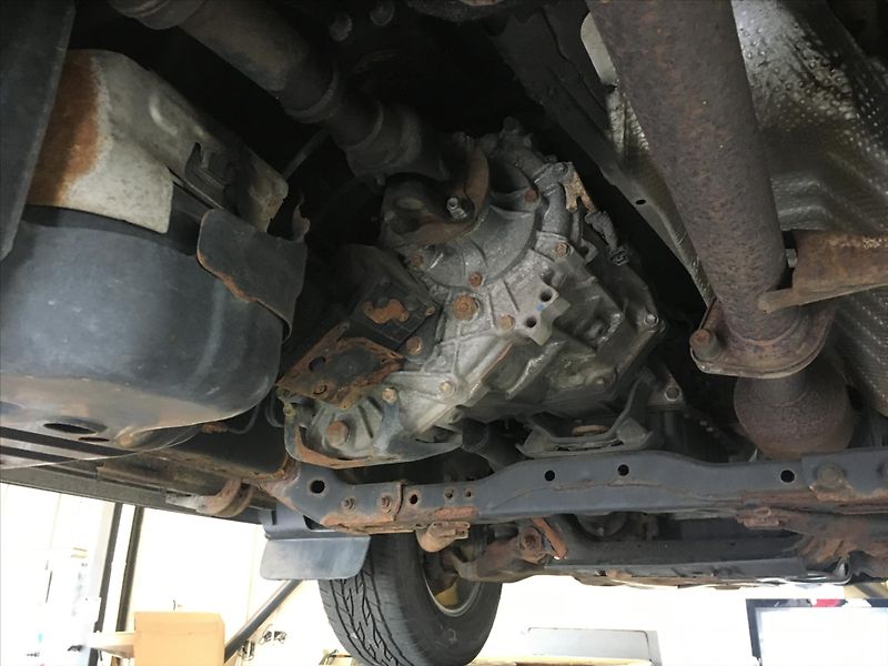 Toyota Land Cruiser 3,0 D-4D 127kW 8-míst ČR 1.maj - fotka 43 z 44