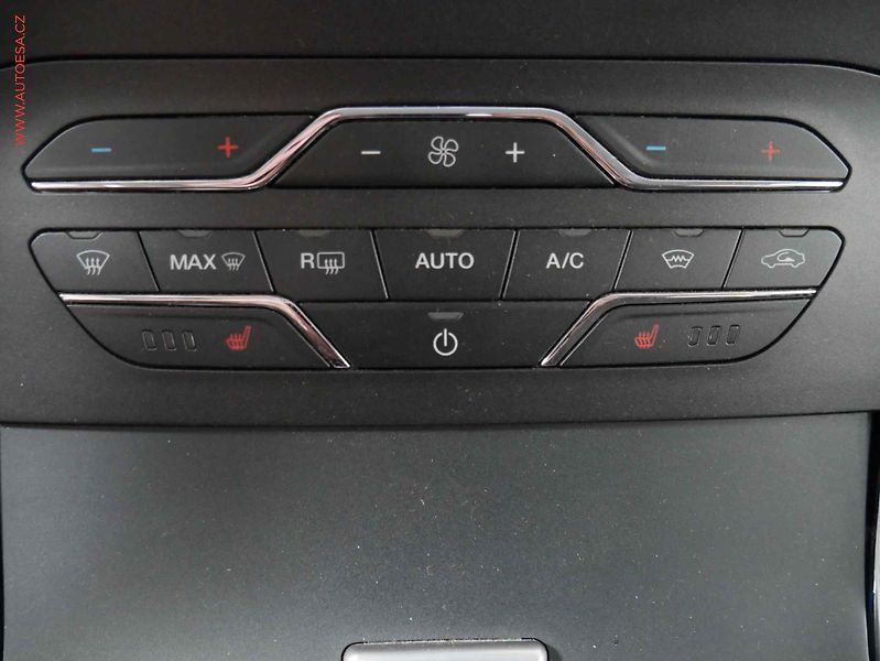 Ford S-MAX (2016) 2.0 TDCi, 2.maj,ČR, AT, park - fotka 15 z 17