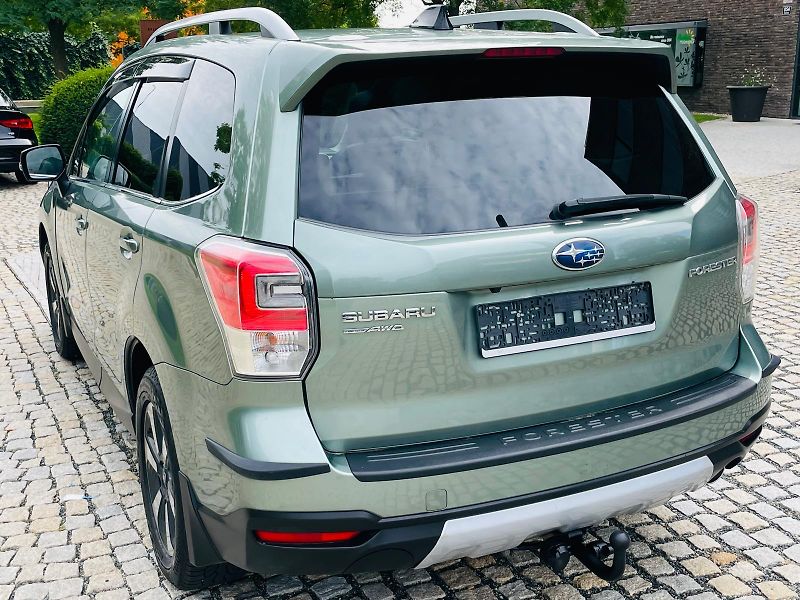 Subaru Forester 2.0i 1.MAJITEL TAŽNÉ SERVISKA - fotka 16 z 48