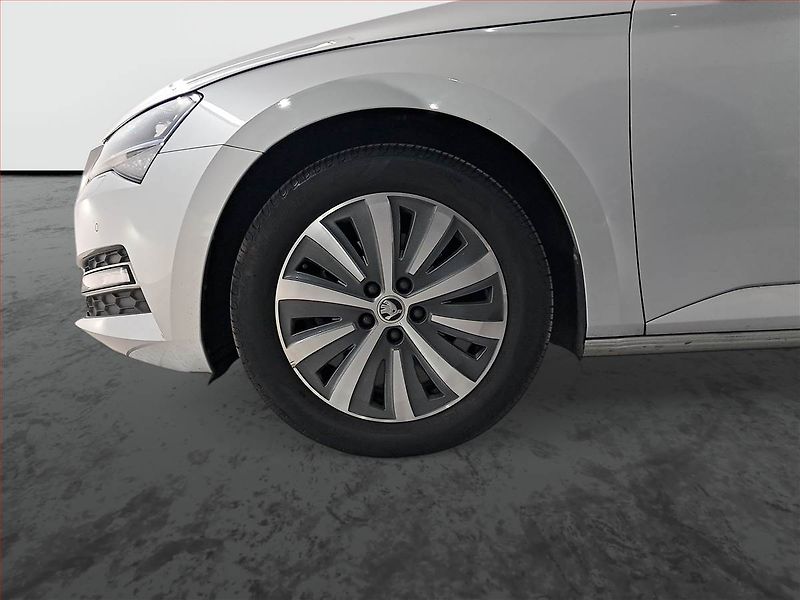 Škoda Superb (2023) 2.0 TSI - fotka 15 z 24