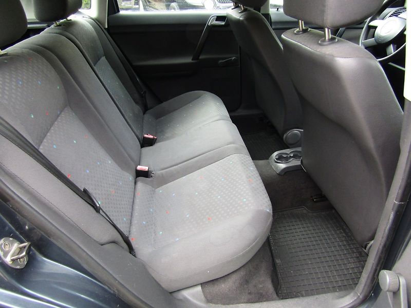 Volkswagen Polo (2005) 1.2i 40kW   CZ PŮVOD - fotka 25 z 31