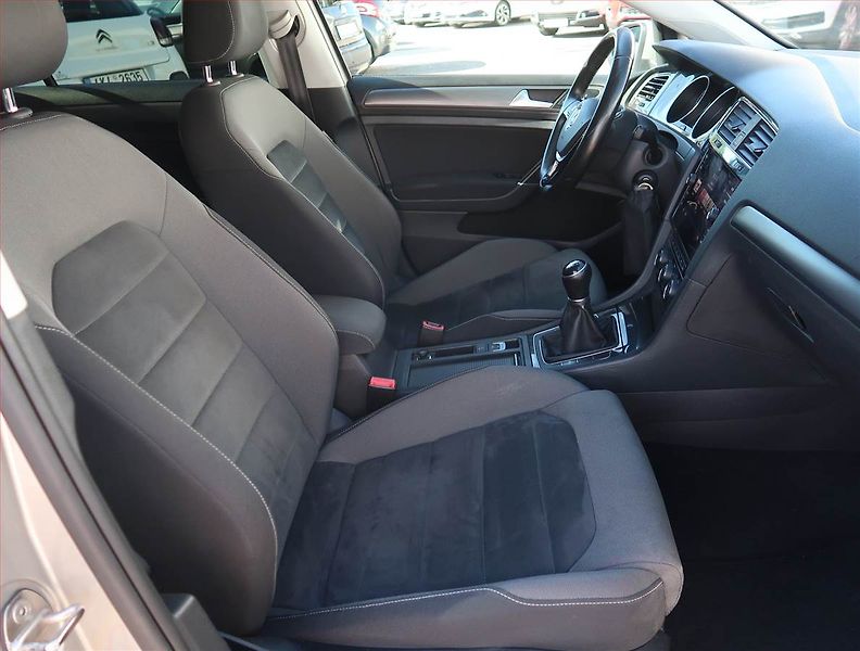 Volkswagen Golf (2017) Marathon Edition 1.6 TDI - fotka 9 z 19