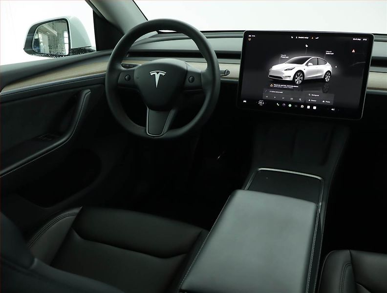 Tesla Model Y (2023) Long Range AWD 79kWh, SoH 92% - fotka 7 z 21
