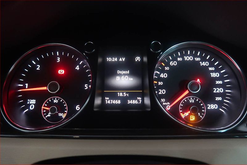 Volkswagen CC (2015) R-line 2.0 TDI, Serv.kniha - fotka 11 z 19