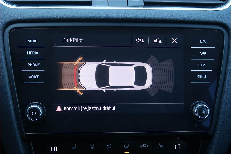 Škoda Octavia (2018) 2.0 TDI, Navi, Tempomat - fotka 19 z 21