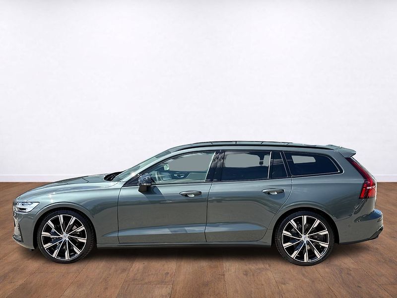 Volvo V60 (2026) PLUS DARK B4, FULL LED, BOWERS - fotka 2 z 23