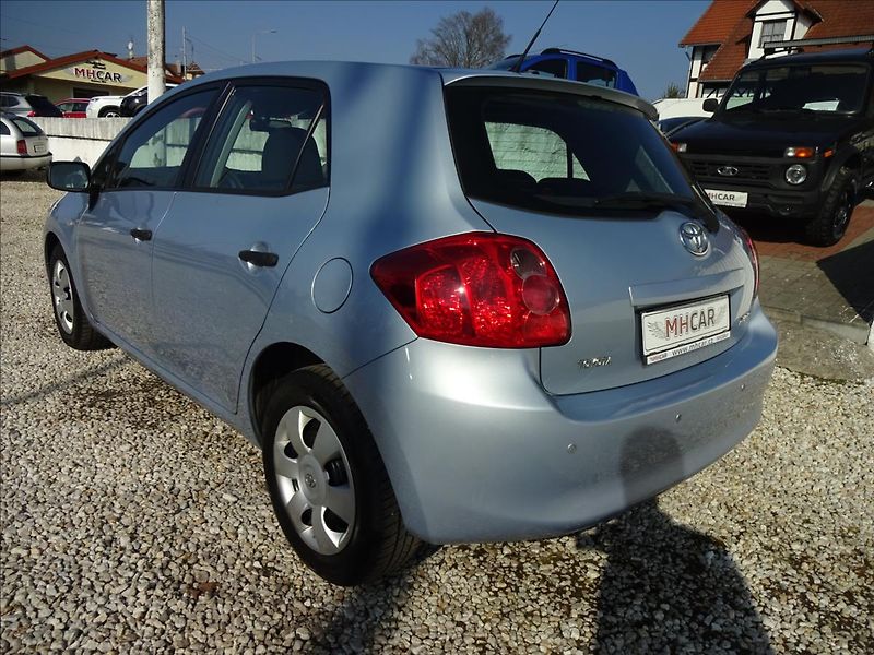Toyota Auris 1,33 VVTi 74 kW - fotka 5 z 41