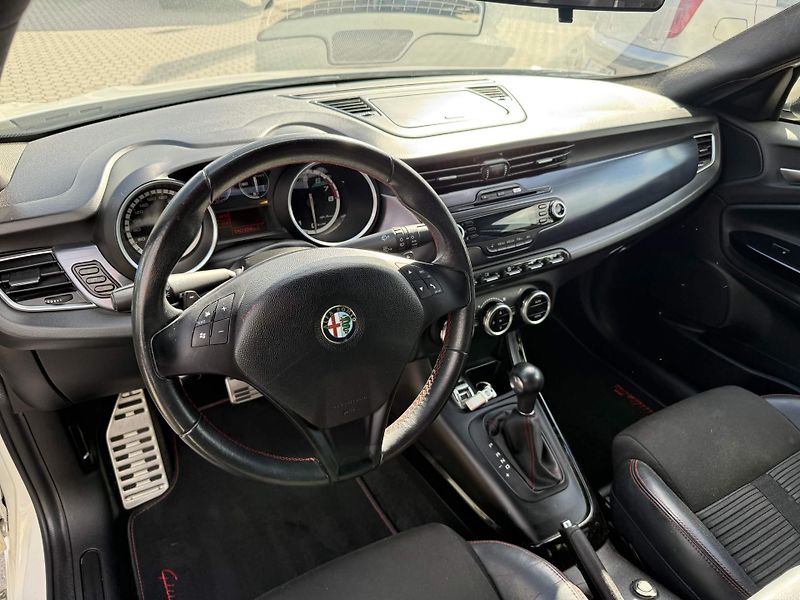 Alfa Romeo Giulietta (2012) 1.4 TB Multiair - fotka 4 z 9