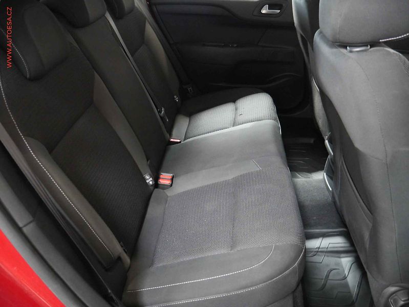 Citroën C4 (2016) 1.2i, 2.maj,ČR, STK6/28 - fotka 11 z 17