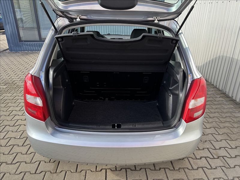 Škoda Fabia II 1,2i Ambition - fotka 9 z 11