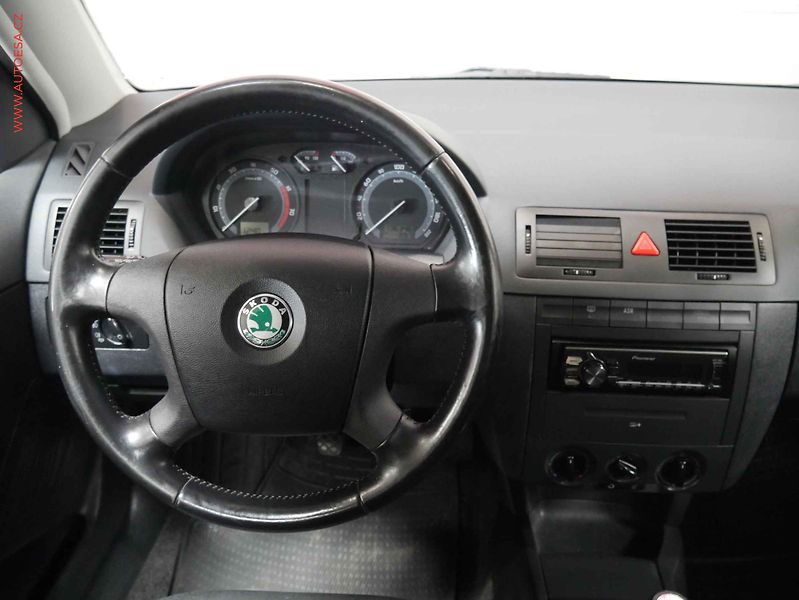 Škoda Fabia (2005) 1.2 HTP, ČR, AC, tempo - fotka 11 z 15