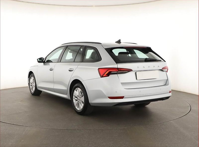 Škoda Octavia (2023) Ambition 2.0 TDI, ČR,1.maj - fotka 4 z 15