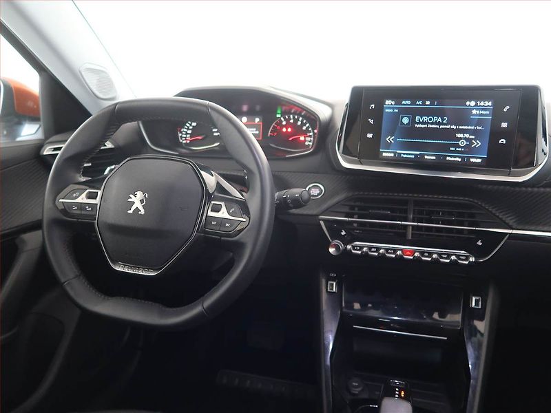 Peugeot 2008 (2021) 1.2 PureTech, Automat, ČR - fotka 7 z 14