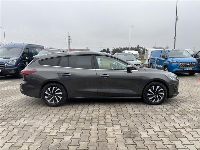 Ford Focus 1,5 EcoBlue 88kW Titanium - fotka 6 z 30