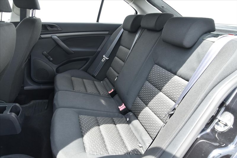 Škoda Octavia 1.4 MPI 80 TKM 1.MAJITEL ČR - fotka 10 z 18