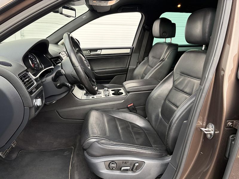 Volkswagen Touareg (2011) 180kW/PLNÝ SERVIS/N.ROZVODY/ - fotka 8 z 22