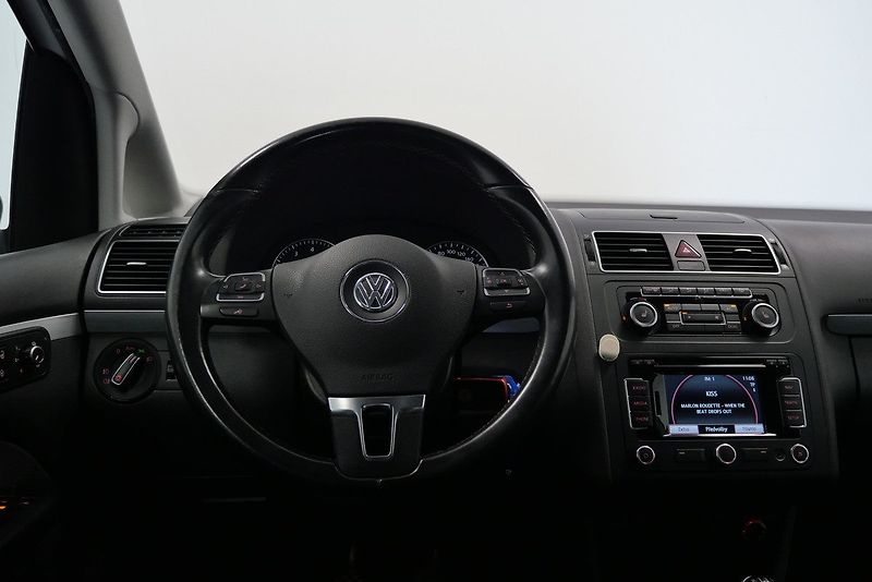 Volkswagen Touran - fotka 21 z 26