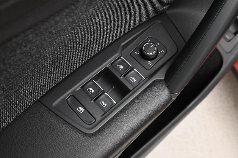 Seat Tarraco 1,4 TSI 180 kW e-Hybrid DSG Xc - fotka 26 z 33
