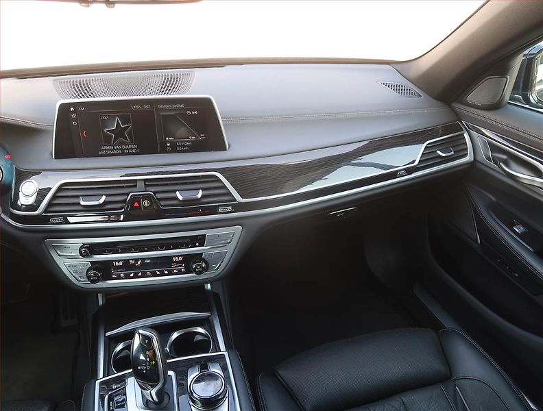 BMW Řada 7 (2019) M Paket 730 d xDrive, ČR - fotka 8 z 29