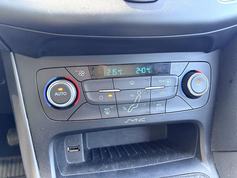 Ford Focus 1.0 EcoBoost   - fotka 14 z 29