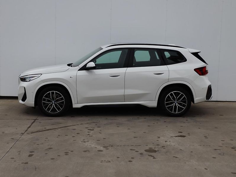 BMW X1 xDrive23i - fotka 3 z 14