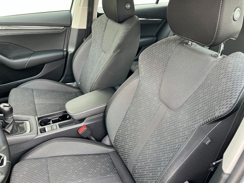 Škoda Octavia (2021) Com. 1.5TSi Style+! ČR! 1.maj. - fotka 18 z 39