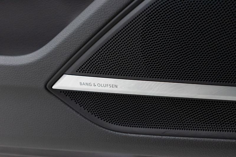 Audi A8 55 TFSI LONG*ZÁRUKA*N.TOPENÍ* - fotka 23 z 51