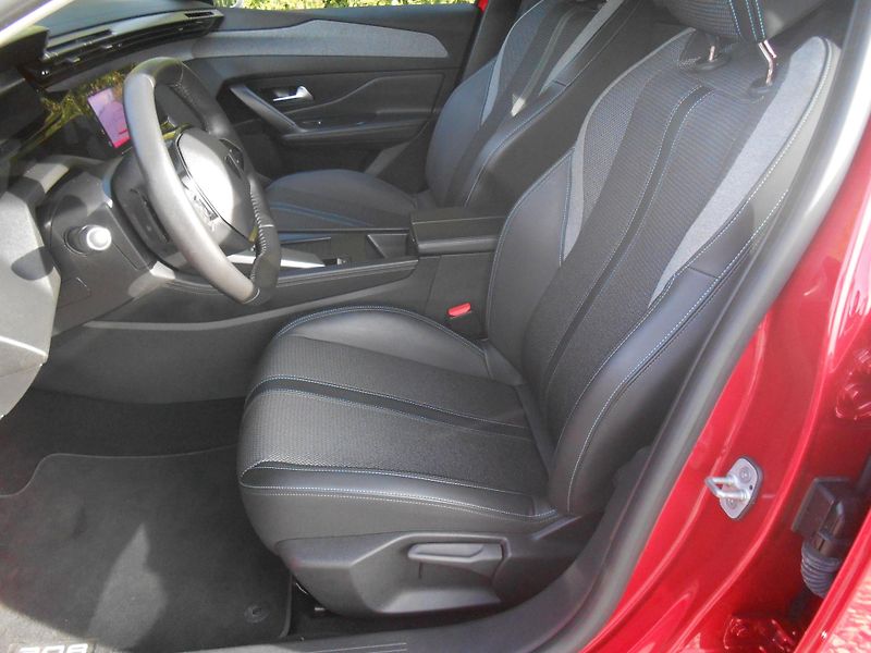 Peugeot 308 allure,led,automat,44tkm - fotka 30 z 41