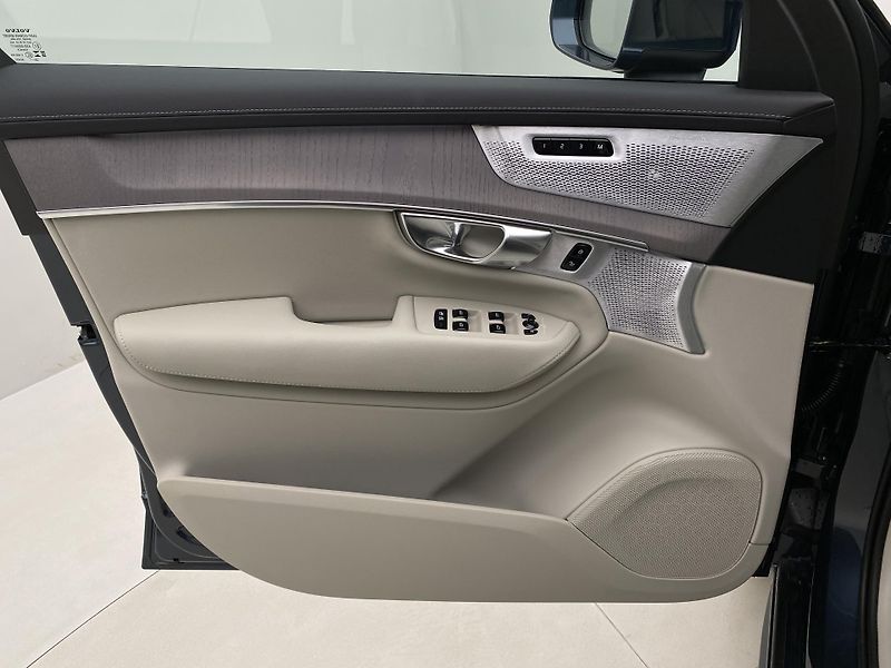 Volvo XC90 (2026) B5 AWD AUT BRIGHT PLUS 7míst - fotka 7 z 71