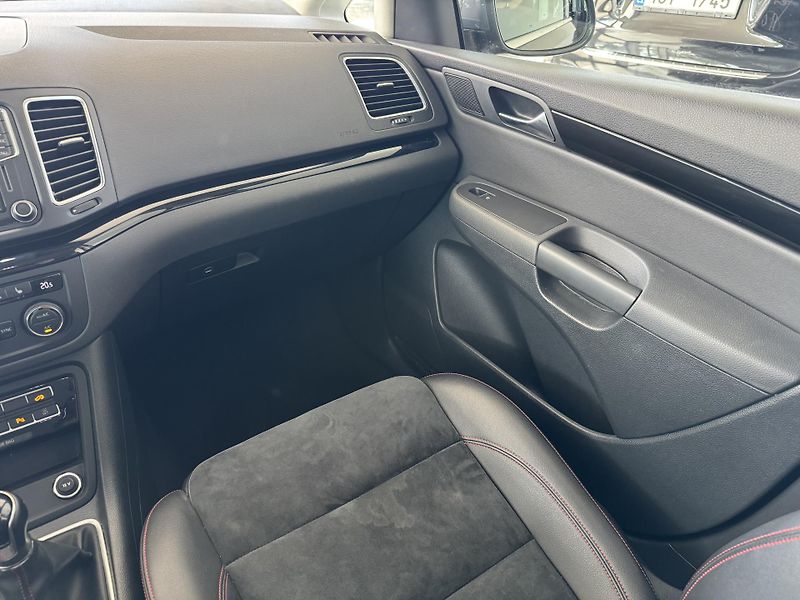 Seat Alhambra (2020) 1,4TSi FR-LINE 7.MÍST - fotka 24 z 33