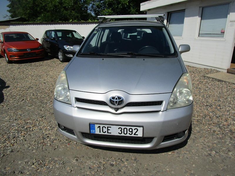 Toyota Corolla Verso 2,0D-85KW - fotka 2 z 17