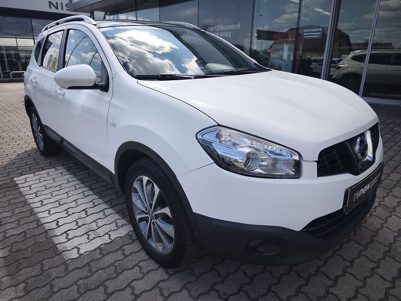 Nissan Qashqai 2010 2.0 dCi 4x2 7 MÍST (+2) - fotka 2 z 33