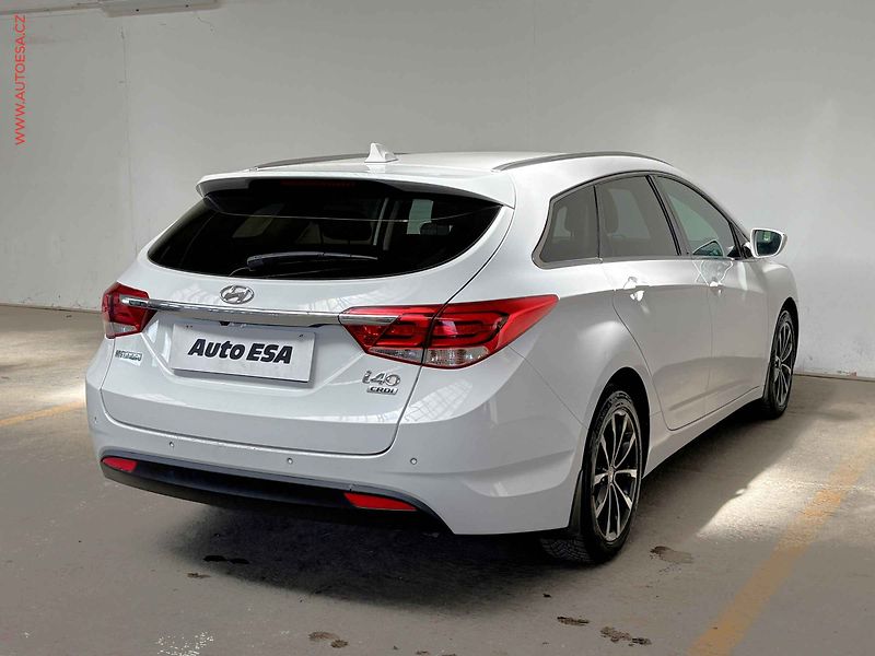 Hyundai i40 (2016) 1.7 CRDI, ČR, servis.kniha - fotka 4 z 17