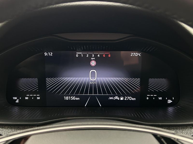 Škoda Kamiq 1.0 TSI Selection - fotka 7 z 28