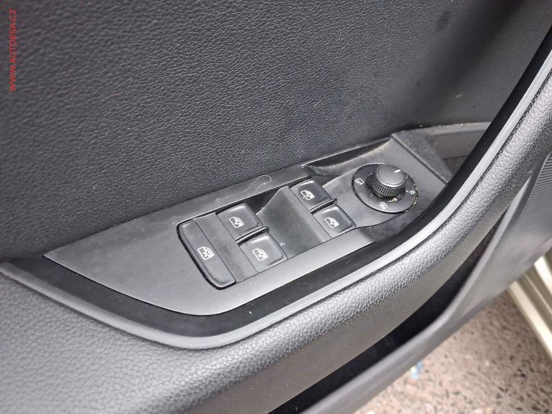 Škoda Superb (2016) 1.4TSI, 1.maj,ČR, Ambition - fotka 13 z 17