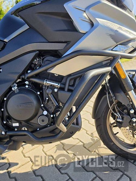 CFMOTO 700 MT Premium (2024) - fotka 7 z 19