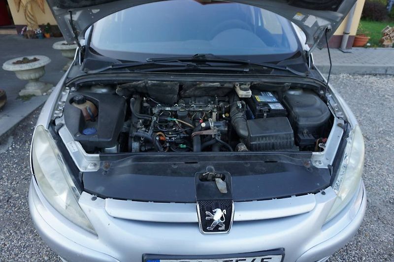 Peugeot 307 (2003) 2,0 HDI - fotka 9 z 19