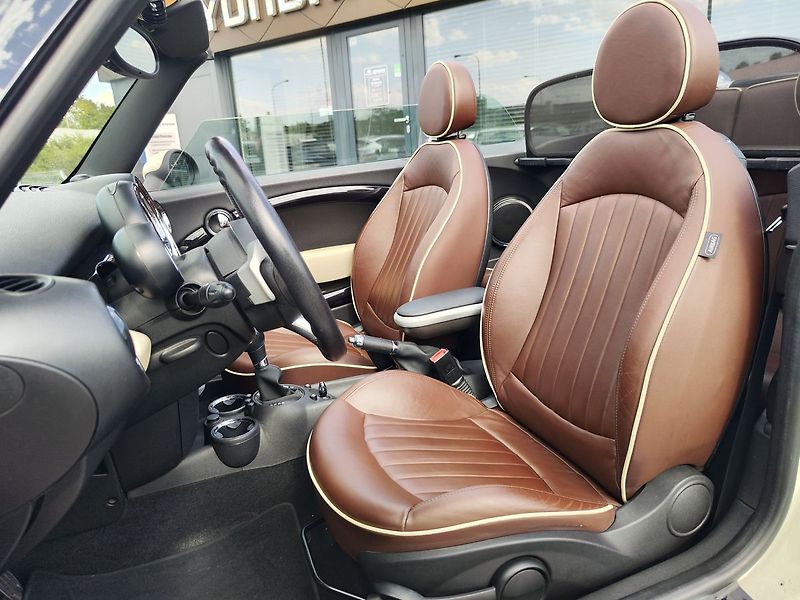 Mini Cooper S 1.6 Turbo/128kW - fotka 19 z 32