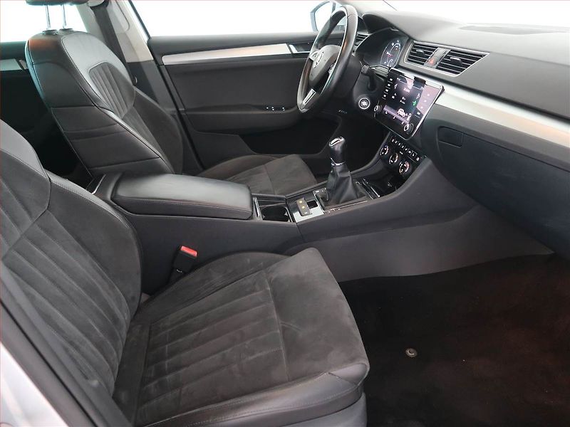 Škoda Superb (2017) 1.6 TDI, Kůže, Navi, Bi-Xenony - fotka 9 z 14