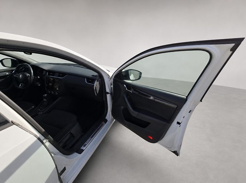 Škoda Octavia (2018) RS 2.0 TDi 135KW DSG - fotka 20 z 23