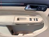 Volkswagen Touran (2014) 2.0 TDi, DSG, bixen, panor - náhled 11