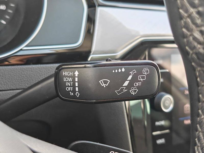 Volkswagen Passat Business  2,0TDi - fotka 15 z 23