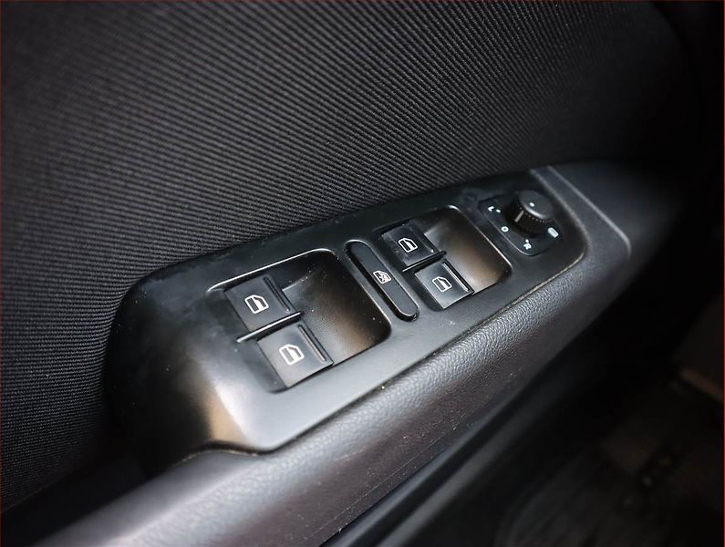 Škoda Superb (2014) 2.0 TDI, 4X4, Navi, Xenony - fotka 16 z 17