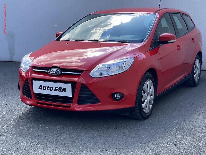 Ford Focus (2012) 1.6i, ČR, AC, park.čidla - fotka 3 z 15