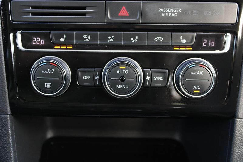 Volkswagen Golf Sportsvan 2,0 TDI  HIGHLINE - fotka 13 z 30